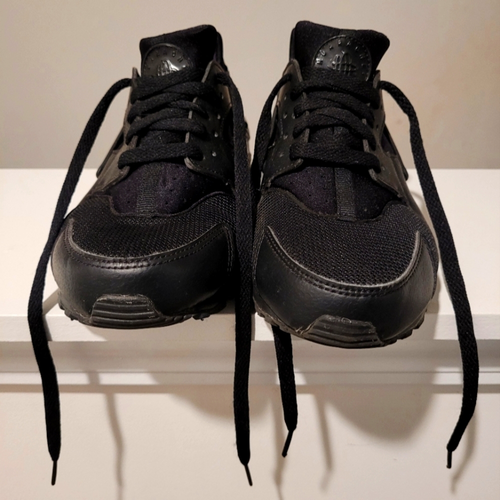 Nike Huarache Run GS Size 7.0 Y Shoes Triple Black Running 654275-016